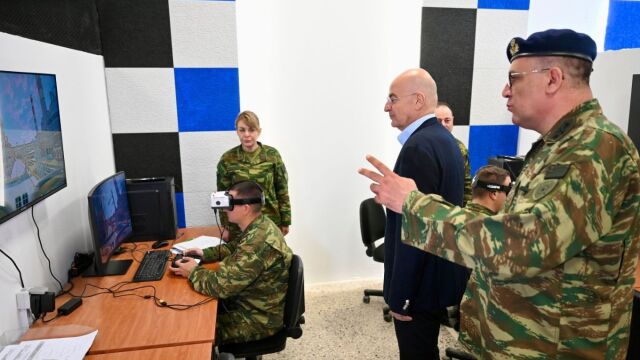 Δένδιας: Επίσκεψη στην 34η Μηχανοκίνητη Ταξιαρχία στην Άσσηρο (Εικόνες  Βίντεο)