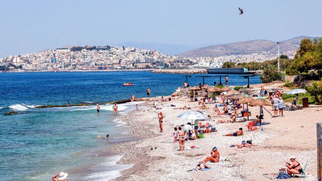 Καιρός: Ανεβαίνει η θερμοκρασία, σκηνικό πρόωρου καλοκαιριού με τον υδράργυρο κοντά στους 30 βαθμούς Κελσίου (Βίντεο)