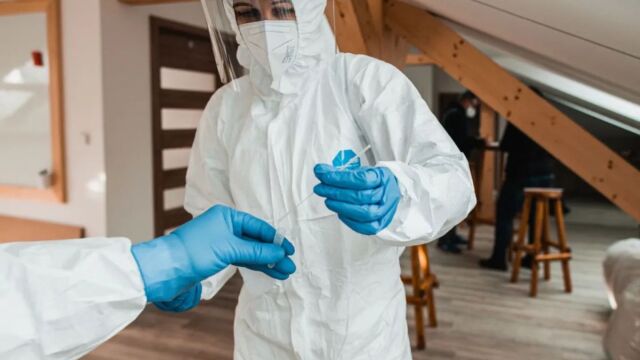 Χανταϊός: Συναγερμός στη Γαλλία - Με συμπτώματα επιβάτης που επαναπατρίστηκε