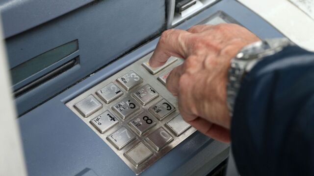 Συνταξιούχοι: Επιστροφή του Δώρου, αυξήσεις στα επιδόματα - 