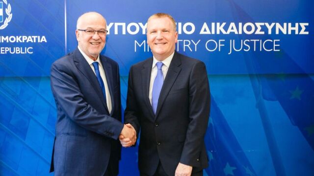 Φλωρίδης: Συναντήθηκε με τον Ευρωπαίο επίτροπο, Μάικλ ΜακΓκράθ - Εύσημα για την πρόοδο σε Κράτος Δικαίου και Δικαιοσύνη
