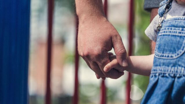 Ιταλία: Ιστορική απόφαση εφετείου, ένα παιδί μπορεί να έχει τρεις γονείς - Αντιδρούν κύκλοι Καθολικών