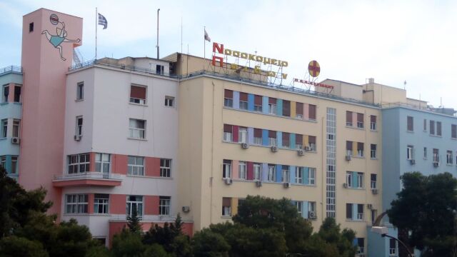 Περιστέρι: Σπαράζει η γιαγιά των έξι παιδιών που ζούσαν σε τραγικές συνθήκες - Με πήρε κι έκλαιγε και μου λέει μαμά, εγώ φταίω (Βίντεο)