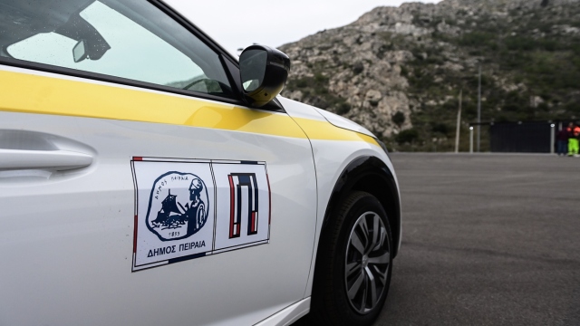 Πειραιάς: Έλεγχοι από την Δημοτική Αστυνομία για οχήματα που βρίσκονται σε ακινησία