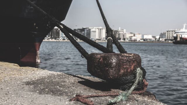 Ναυτικό ατύχημα στη Θάσο: Δύο πλοία συγκρούστηκαν στο λιμάνι - Προσωρινή απαγόρευση απόπλου