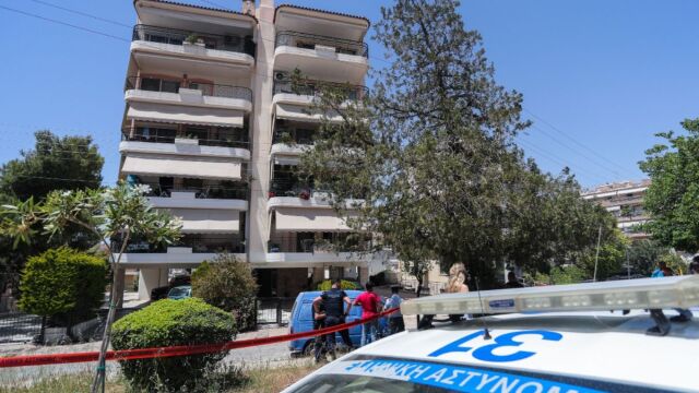 Ηλιούπολη: Πέθανε η 17χρονη που έδινε μάχη με τη ζωή της στο ΚΑΤ μετά τη βουτιά από ταράτσα πολυκατοικίας