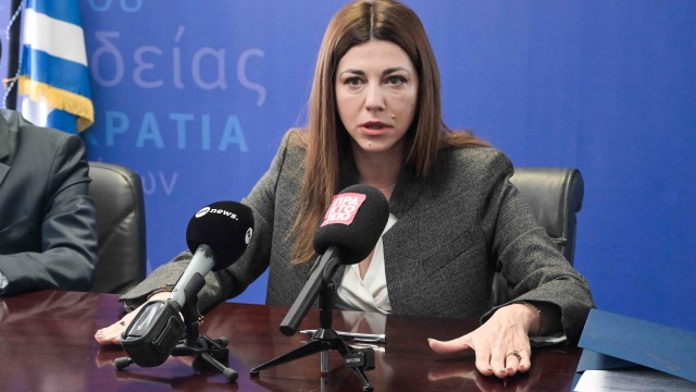 Παρέμβαση Ζαχαράκη για την τραγωδία με τις 17χρονες στην Ηλιούπολη: Πολιτεία, ΜΜΕ, κοινωνία έχουμε χρέος να σεβαστούμε τα παιδιά και τις οικογένειές τους