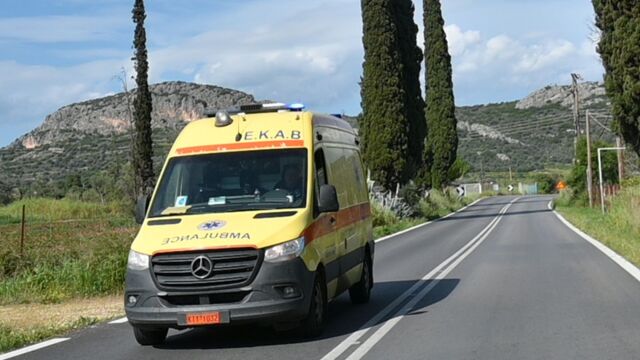 Βόλος: Γυναίκα έβαλε κατά λάθος όπισθεν στο αυτοκίνητό της και παρέσυρε την 83χρονη μητέρα της