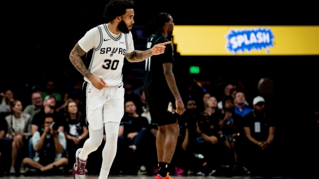 NBA: Τελείωσαν τη δουλειά με... περίπατο οι Σπερς - Αντέδρασαν και έστειλαν τη σειρά σε Game 7 οι Πίστονς (Βίντεο)