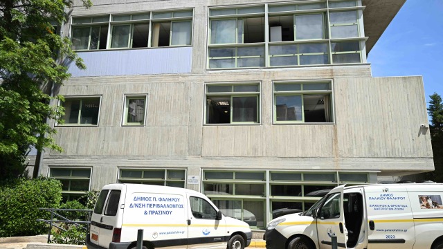 Δεν έχει διαπιστωθεί μέχρι στιγμής διαρροή αερίου: Σε επιφυλακή κυβέρνηση, ΟΤΑ, Λιμενικό και διυλιστήρια για την έντονη οσμή στα νότια προάστια (LIVE ενημέρωση)