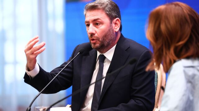 Ανδρουλάκης για την αντίδραση Κακλαμάνη: Διέρρευσε κάτι που απειλεί τη δημόσια ασφάλεια; - Ανοιχτό παράθυρο για πρόταση δυσπιστίας στην κυβέρνηση (Εικόνες)