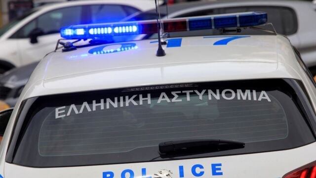 Τραγωδία στην Αττική Οδό: Πώς έγινε το θανατηφόρο τροχαίο με τον μοτοσικλετιστή που χτύπησε σε περιπολικό και κατέληξε σε φορτηγό