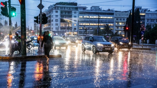 Καιρός: Έρχεται δύσκολο Σαββατοκύριακο με καταιγίδες και χαλάζι - Ποιες περιοχές θα χτυπήσουν τα φαινόμενα (Βίντεο)