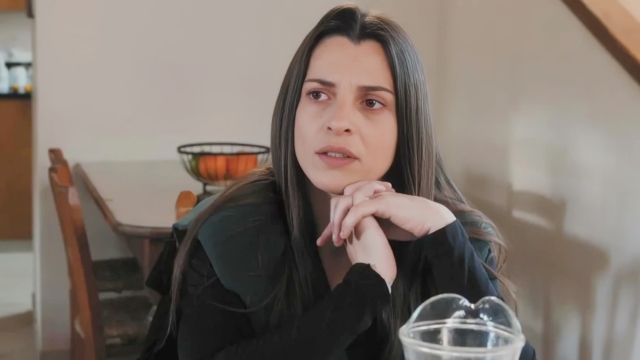 Η Γη της Ελιάς: Η Ισμήνη ανοίγει την πόρτα του 
