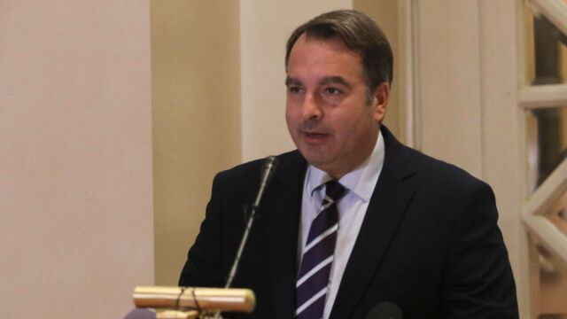 Θανάσης Παπαθανάσης: 