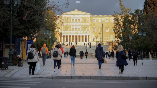 Πολυνομοσχέδιο ΥΠΟΙΚ με μέτρα στήριξης 800 εκατ. ευρώ: Φρένο στα Airbnb και ανάσες για ενοικιαστές και δημοσίους υπαλλήλους - Θέμα ημερών η διαβούλευση