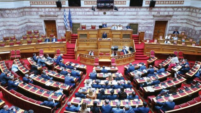 Θέλουµε δηµοκρατία α λα καρτ;