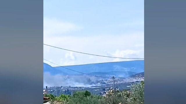 Καλύβια: Φωτιά καίει χαμηλή βλάστηση - Μεγάλη κινητοποίηση της Πυροσβεστικής (Βίντεο)