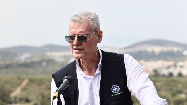 Συνάντηση Τουρνά με τους διοικητές των Πυροσβεστικών Υπηρεσιών Αττικής ενόψει της αντιπυρικής περιόδου - Όλα όσα συζητήθηκαν