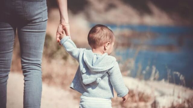 Επίδομα παιδιού: Αντίστροφη μέτρηση για την πληρωμή - Τι πρέπει να γνωρίζουν οι δικαιούχοι