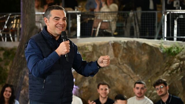 ΣΥΡΙΖΑ: Αγωνία για την επόμενη μέρα μετά τα αποκαλυπτήρια Τσίπρα - Το παρασκήνιο με την Αμαλίας, οι κρίσιμες αποφάσεις της 6ης Ιουνίου και οι κινήσεις - ματ Πολάκη και Δούρου
