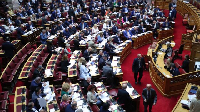 ΟΠΕΚΕΠΕ: Ερωτήματα για την έκθεση Τυχεροπούλου - Τι αποκαλύπτεται για την πλειοψηφία των βουλευτών που ερευνά η Ευρωπαϊκή Εισαγγελία