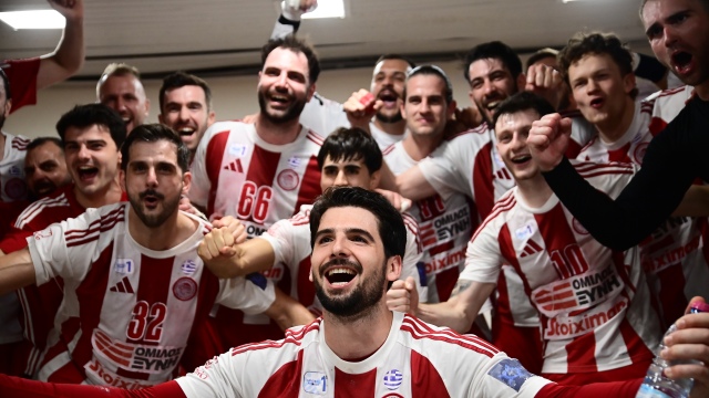 ΑΕΚ - Ολυμπιακός 27-31, Handball Premier: Ερυθρόλευκος ο τίτλος με νέο break στην έδρα της Ένωσης (Βίντεο)
