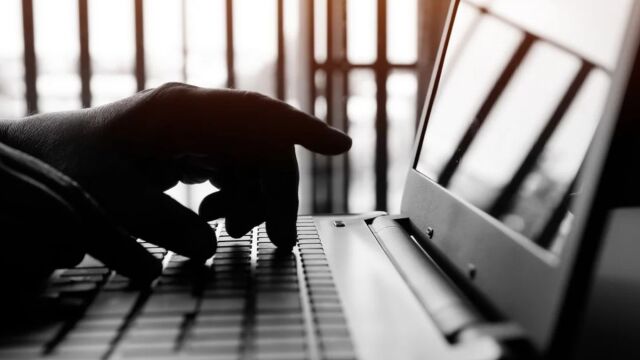 Συναγερμός για νέα απάτη: Ψεύτικα email με 