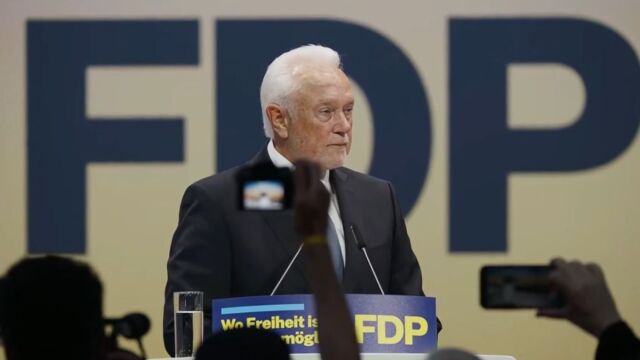 Γερμανία: Ο Βόλφγκανγκ Κουμπίκι νέος αρχηγός των FDP - Διαδέχεται τον παραιτηθέντα Κρίστιαν Ντυρ (Βίντεο)