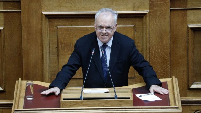 Γιάννης Δραγασάκης: Επιστρέφει στα κοινοβουλευτικά έδρανα μετά την παραίτηση της Έφης Αχτσιόγλου - Το βιογραφικό του