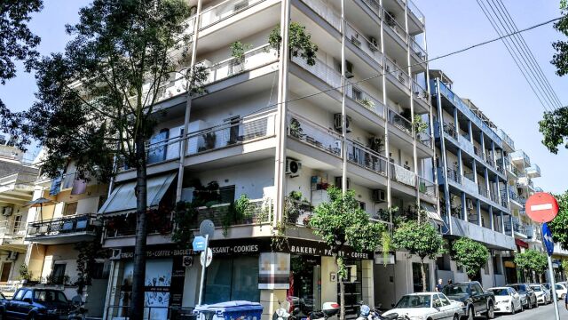 Γυναικοκτονία στην Καλαμάτα: Καταστράφηκε… - Έπρεπε να σηκωθεί να φύγει από το σπίτι, να κοιτάξει τη ζωή του, ξεσπάει ο πατέρας του 41χρονου (Βίντεο)