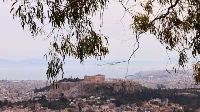 Πότε θα βρέξει στην Αθήνα; Η πρόγνωση Καλλιάνου για τον καιρό με μπόρες, καταιγίδες και άνοδο της θερμοκρασίας στο parapolitika.gr