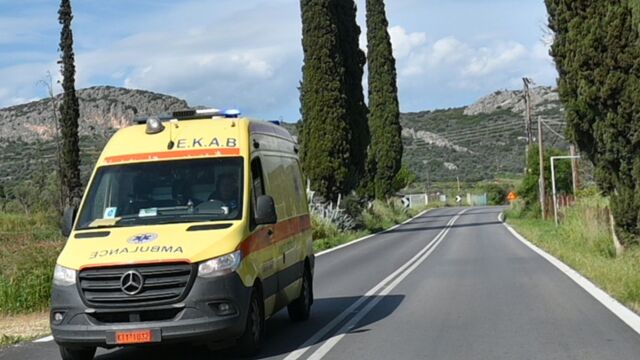 Τραγωδία στα Καλάβρυτα: 55χρονος κατέρρευσε και πέθανε δίπλα στη σύζυγό του την οποία μόλις είχε πάει στο νοσοκομείο (Εικόνα)