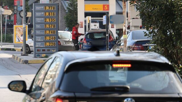 Αιματηρό περιστατικό σε βενζινάδικο στη Ραφήνα: 52χρονος Αλβανός μαχαίρωσε δύο άτομα, πελάτης τον καταδίωξε και τον παρέσυρε με το αυτοκίνητό του