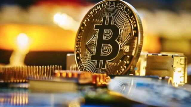 Βitcoin: Κάτω από τα 60.000 δολάρια μετά τις κινήσεις της Strategy, η μεγαλύτερη πτώση από τον Οκτώβριο 2024
