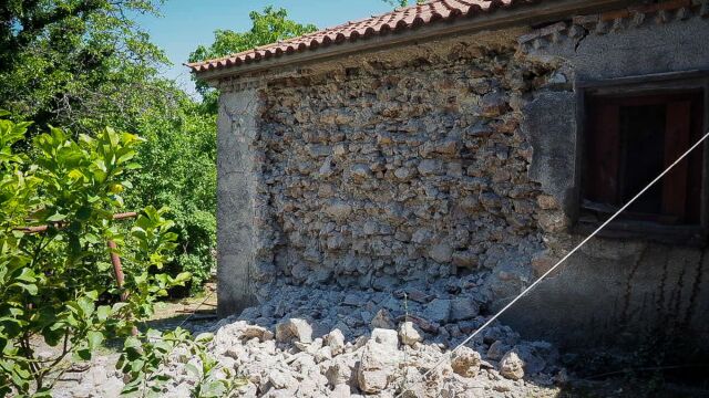 Σεισμοί στην Εύβοια: Οι πρώτες εικόνες από τις ζημιές σε σπί