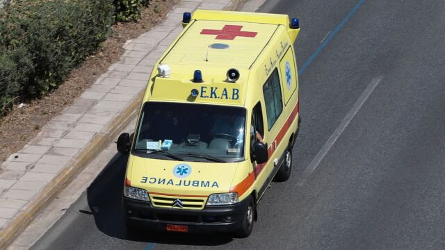 Θεσσαλονίκη: Αυτοκίνητο παρέσυρε 15χρονη στη Μηχανιώνα - Συν