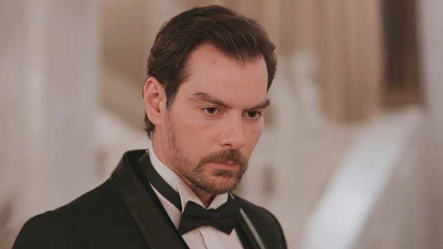 Grand Hotel: Η μητέρα του Πέτρου εμφανίζεται από τ