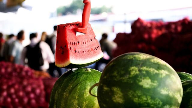 Το πανεύκολο κόλπο που δείχνει αν το καρπούζι είναι πραγματι