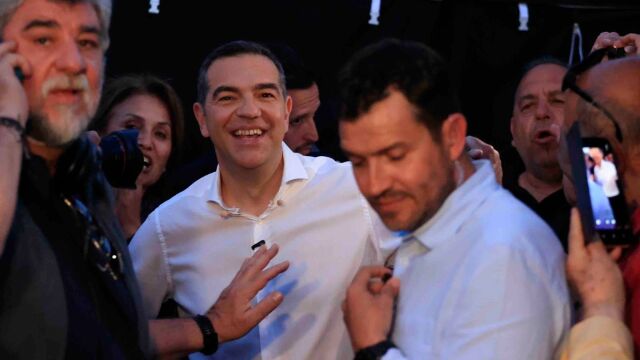 Σχέδιο εξπρές από τον Τσίπρα για κάλπες τον Οκτώβριο: Στήνει οργανώσεις σε όλη τη χώρα και ξεκινά συγκεντρώσεις - Τι λένε στην Αμαλίας για ΣΥΡΙΖΑ, ψηφοδέλτια και συνεργασίες
