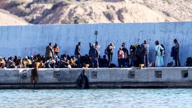 Πώς θα λειτουργούν τα κέντρα επιστροφής μεταναστών