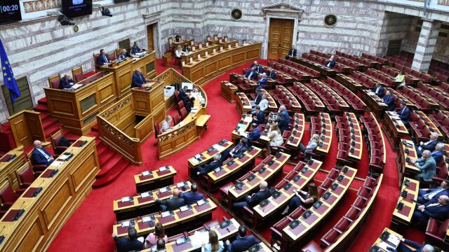 "Αυλαία" για τη Συνταγματική Αναθεώρηση στη Βουλή:
