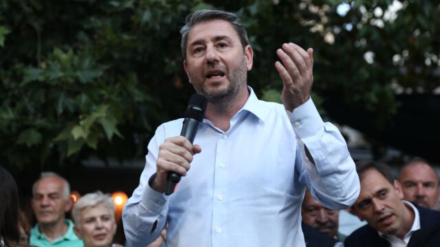 Νίκος Ανδρουλάκης: Ρίχνεται στη μάχη της προσέλκυσης νέων ψη