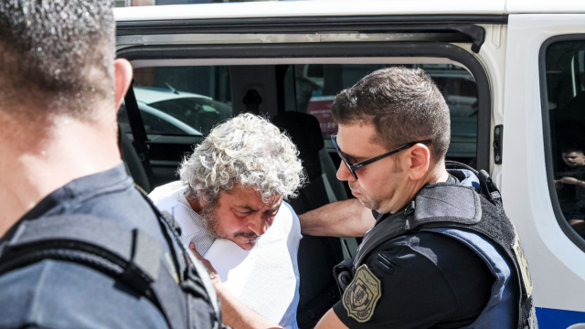 Τζέιμς Δαλαμάγκας:  Ντύθηκε παπάς και το έσκασε απ
