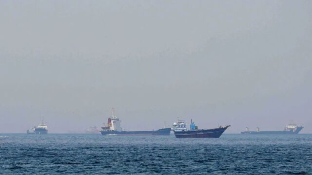 Το Ιράν κλείνει τα Στενά του Ορμούζ: Η ανακοίνωση της Τεχερά
