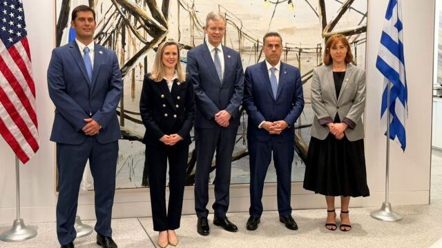 Συναντήσεις Παπασταύρου με Chevron  ExxonMobil στο