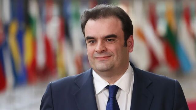 Διθυραμβικά σχόλια Γιούνκερ για Πιερρακάκη: "Πριν 