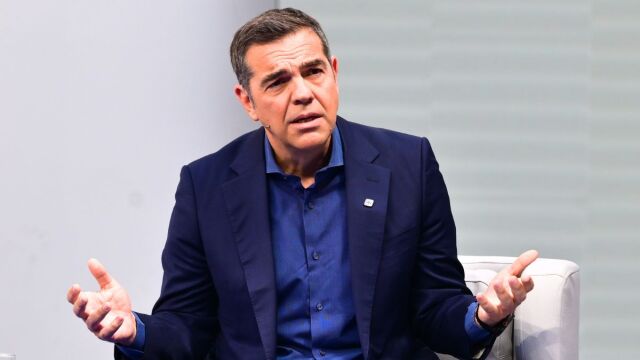 Τσίπρας: Δεν μεγάλωσα σε κάποιο τζάκι, δεν πήγα στο Columbia, έμαθα αγγλικά σε φροντιστήριο, γι’ αυτό δεν έχω καλή προφορά (Βίντεο)