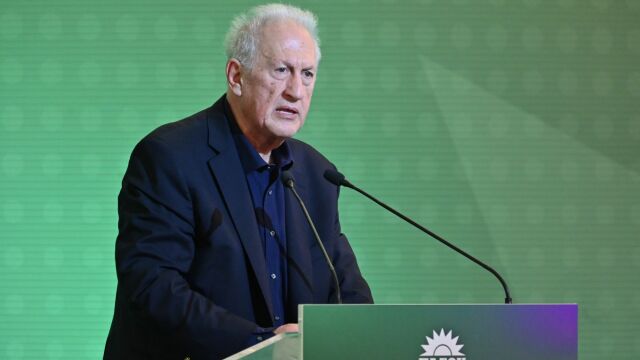 Κώστας Σκανδαλίδης: Ένας μπαρουτοκαπνισμένος σε... αποστολή - Γιατί ξεκίνησε επαφές με πρώην στελέχη του ΠΑΣΟΚ