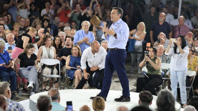 Από τη Νίκαια ξεκίνησε την επανεκκίνησή του ο Τσίπρας - Μήνυμα εξουσίας και σκληρή επίθεση στον Μητσοτάκη για ακρίβεια, Predator και διαφθορά
